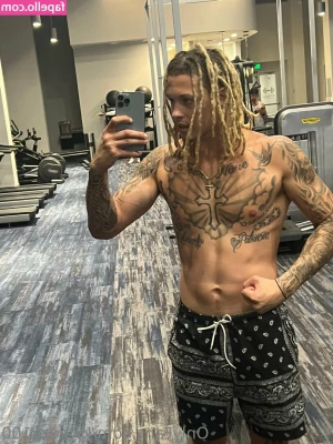 kweezy100 - Sexy abs plus the perfect bush