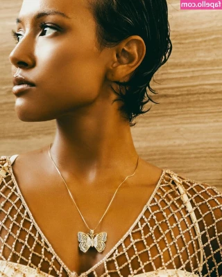 Karrueche - I will be going live on SUNDAY 8/18 at 6pm are you going to join me?