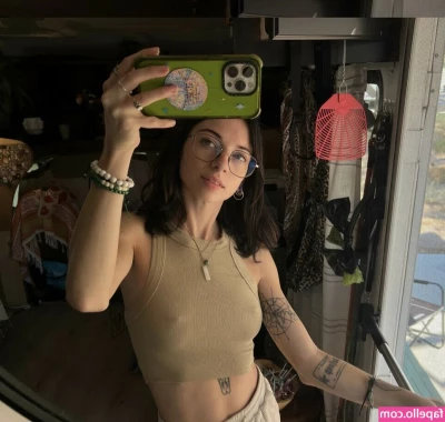 Kaylin Peters [ kaylin-peters ] - https://onlyfans.com/230305204/pinuplittle Video completo sul suo