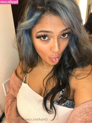 lilnaughtybby - I’m on vacation… and still releasing that new content every