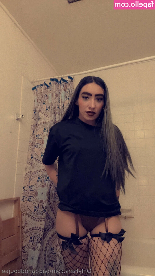 baddanddboujee - What you see while on your knees
