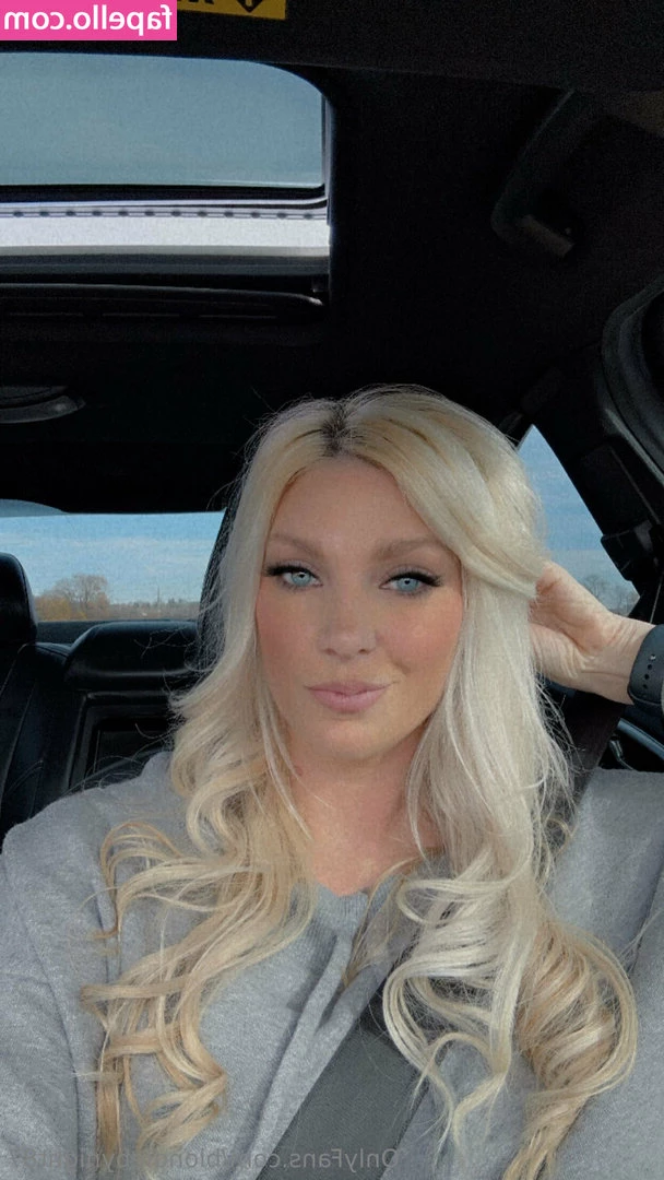 blondiebynight87 - One kiss is all you need to fall in love with me. 💋