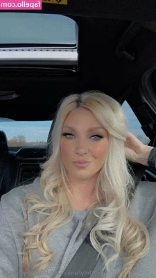 blondiebynight87 - One kiss is all you need to fall in love with me. 💋