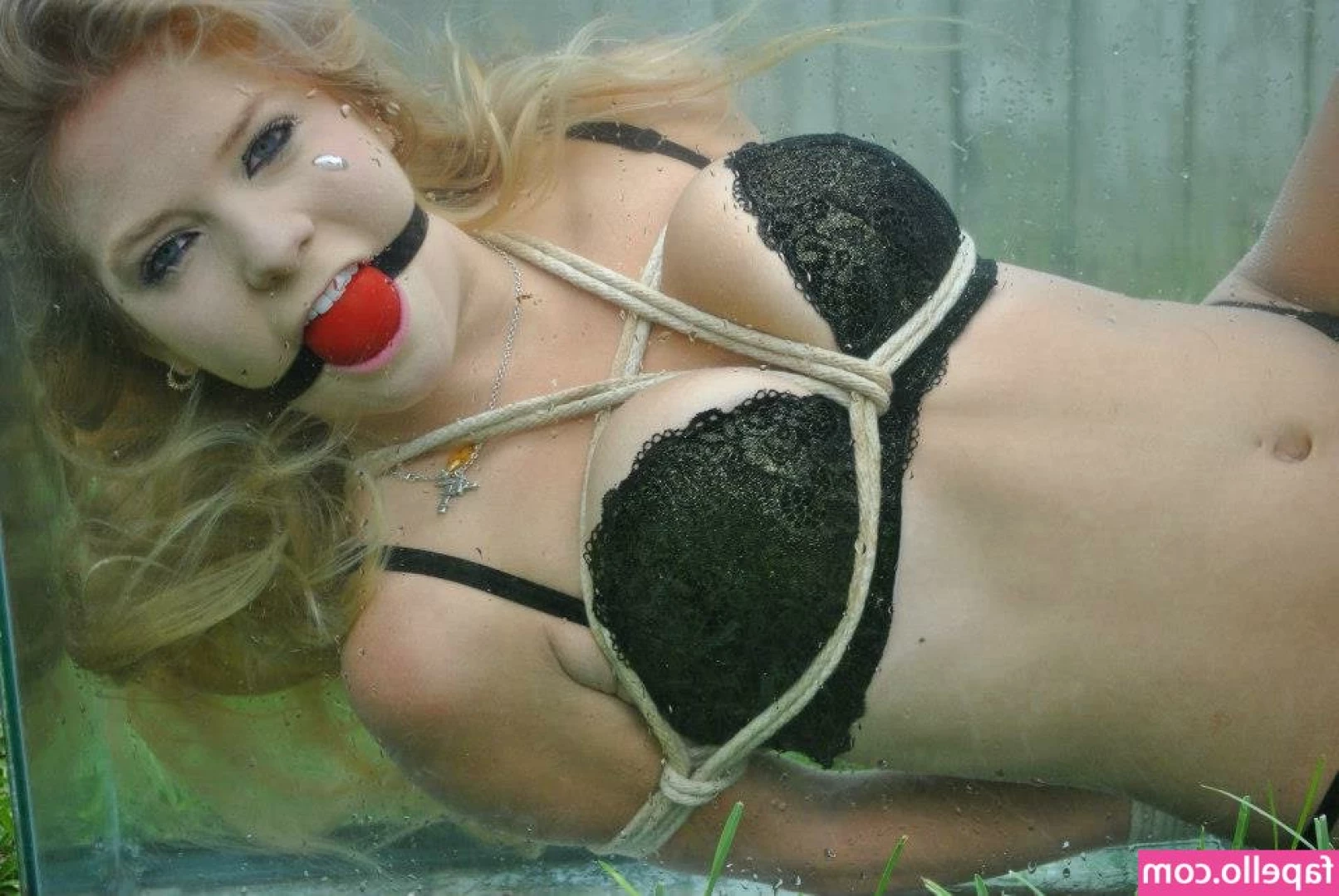 Trina Mason [ trina-mason ] - A naked snowman  Well I never