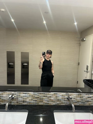 Alyssa Mercante [ alyssa-mercante ] - Who wants to join me in the shower