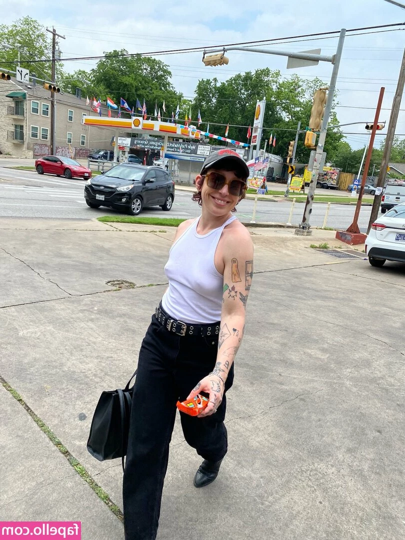 Alyssa Mercante [ alyssa-mercante ] - Good boy eats and drink papi milk