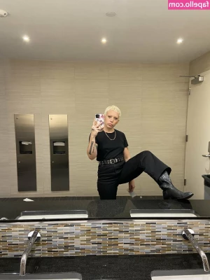 Alyssa Mercante [ alyssa-mercante ] - Grateful for this fat ass and pretty face.