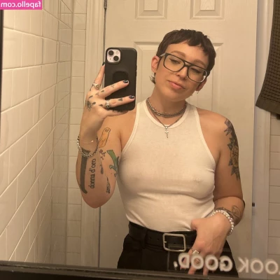 Alyssa Mercante [ alyssa-mercante ] - What you guys doing to this pussy?