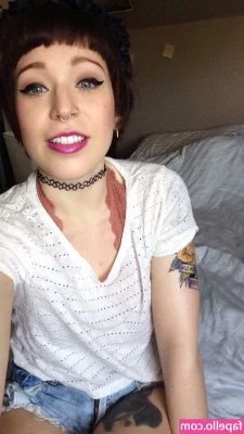 Alyssa Mercante [ alyssa-mercante ] - lick it up
