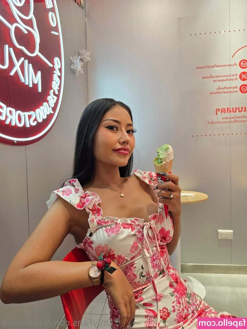 yasminrita - NEW MOVIE: SPANKING MYSELF WITH A MASSIVE THICK BLACK BELT!