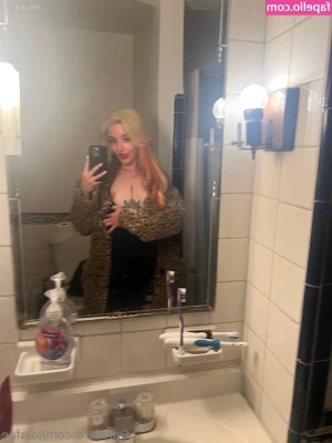 Lola Fae [ lola-fae ] - I love public play