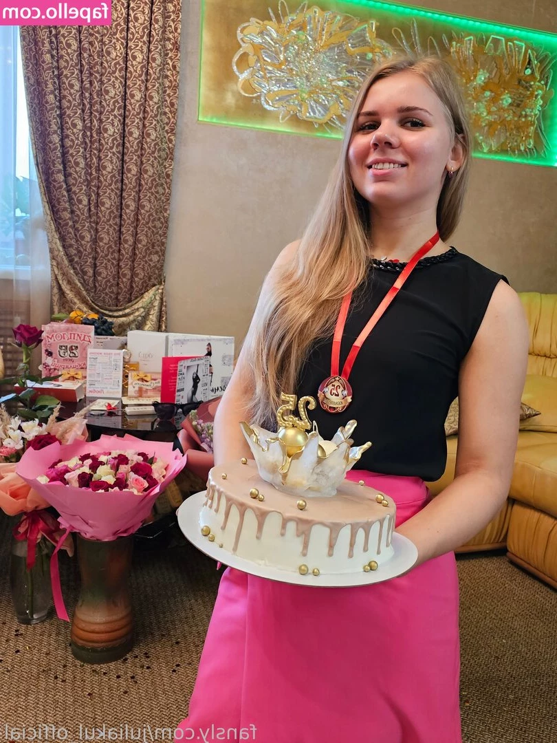 Julia Kul [ julia-kul-1 ] - Happy Easter baby  wanna stuff your face between my eggs