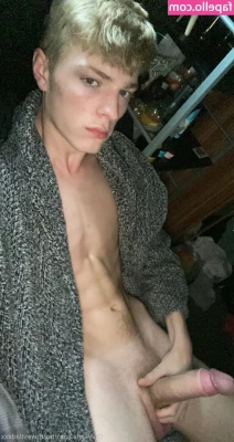  [ northwestlad2001 ] - Con cuánto me puntuarían? 😘  How much would you rate me? 😘