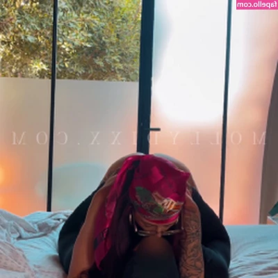 Molly Dixx [ molly-dixx-28 ] - The softness. The jiggly potential.