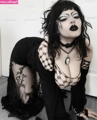 ghoulishbats - Monday at the Movies Double Feature    The topless Liz posing on the