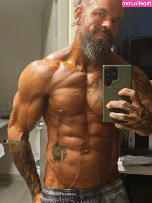 clarksteele2 - Do as you're told and obey me without question 😇