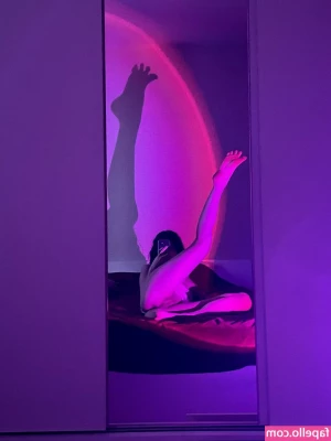 Murmuriel - Mmmmm...so hot and horny at the bar 🍑
