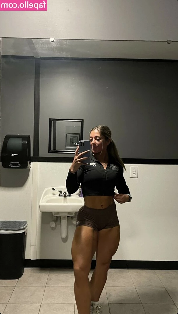 Kaitlinn_kfit [ kaitlinn-kfit ] - Really feeling the black and white tonight. Maybe I have been a good