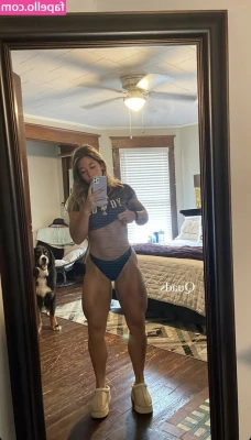 Kaitlinn_kfit [ kaitlinn-kfit ] - do you prefer small tits or big tits? 👀🖤