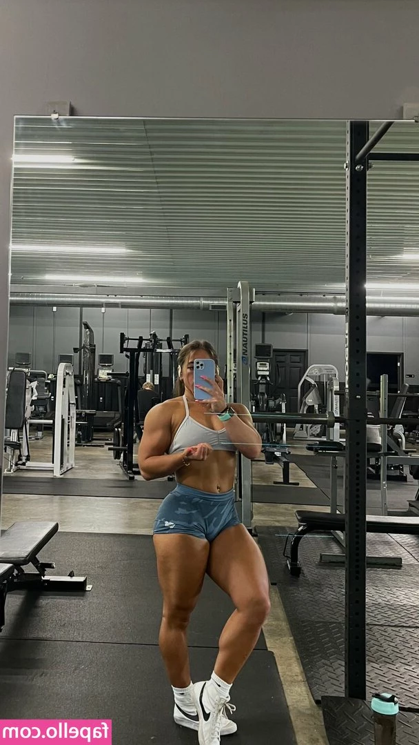 Kaitlinn_kfit [ kaitlinn-kfit ] - Yummy Hump day video  enjoy  Tease