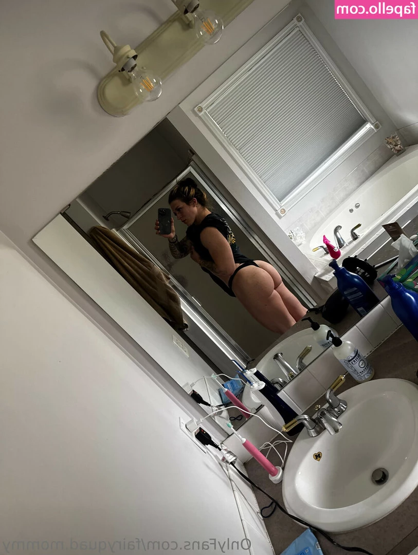 Jen_erhardt_ifbbpro [ jen-erhardt-ifbbpro ] - Fun fact: My shower head is so short I normally just sit down and
