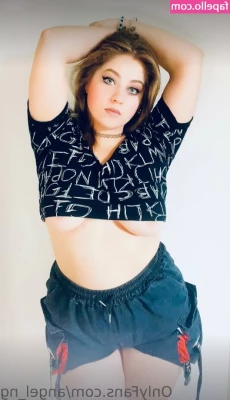 angel_ng__ [ angel-ng ] - Buy me something nice (or tip me)