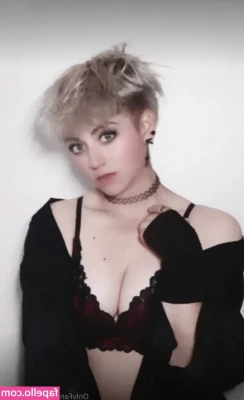 angel_ng__ [ angel-ng ] - Wanna play in my squirt puddle with me? 😁