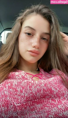 dinaria_sweet [ dinaria-sweet ] - A little Filipina pussy play anyone?😉😏