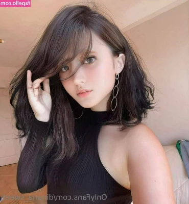 dinaria_sweet [ dinaria-sweet ] - Going live tonight at 9pm EST  Come watch me live from our hotel room