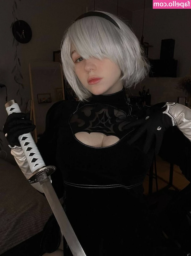 Morphe_ya [ morphe-ya ] - Feeling slutty for you.